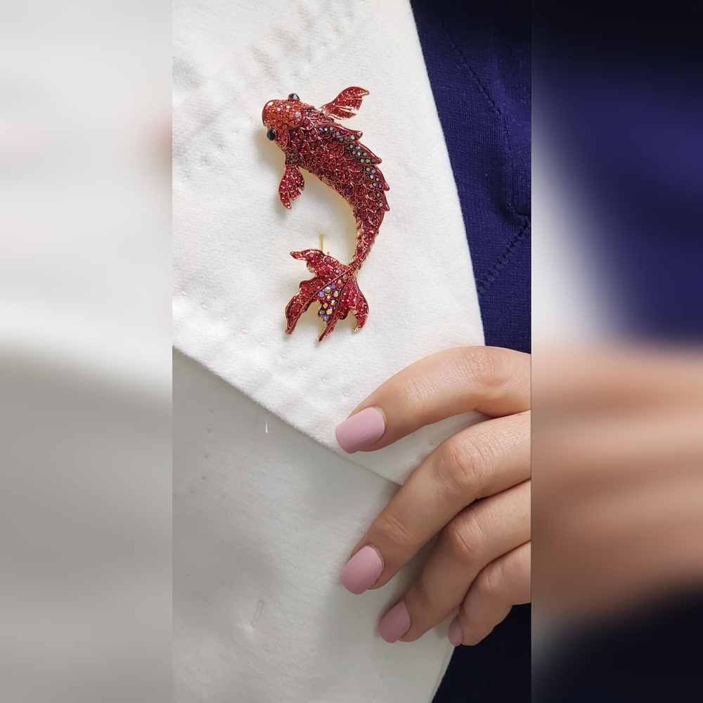 Red Fish Brooch - Picture 3 of 3